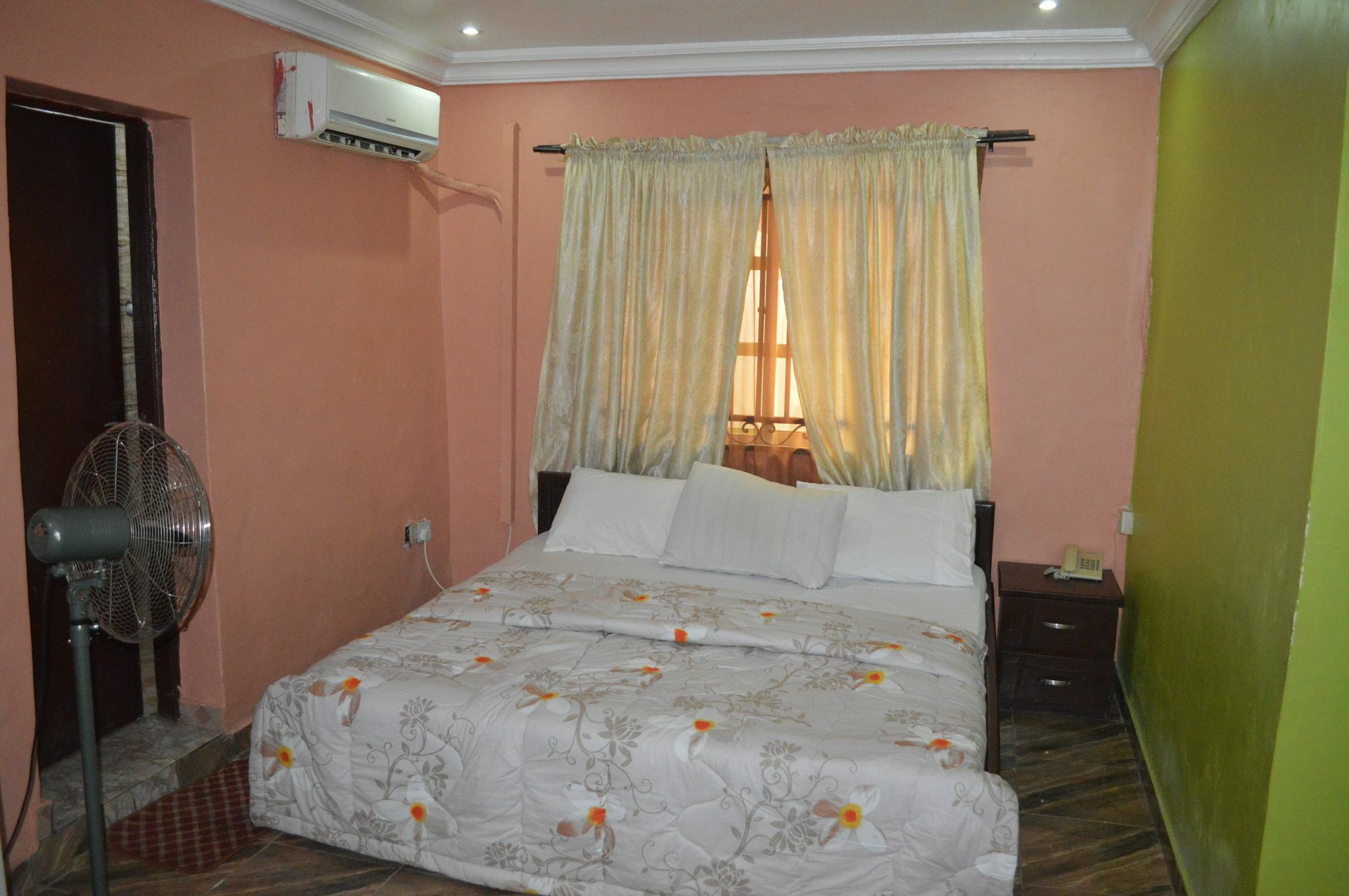 Hardrock Hotel And Suites Lagos Exterior photo